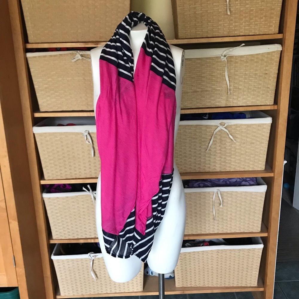 Gap infinity scarf